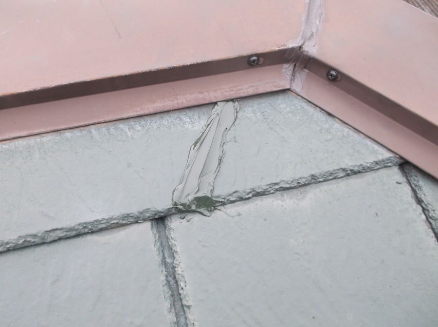 阪南市の割れたスレート瓦の補修