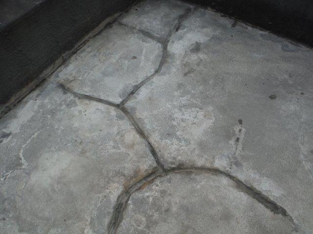 岸和田市土生町でクラックカッター切完了