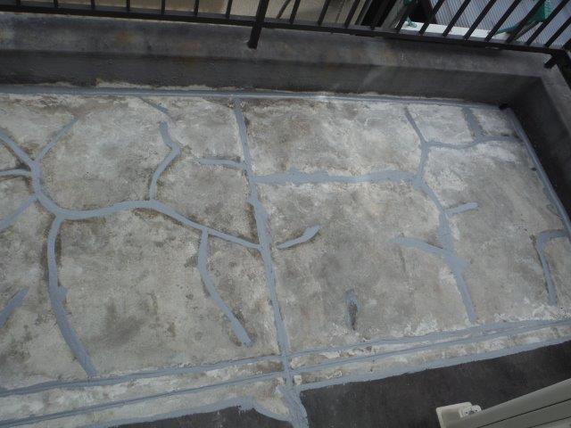 岸和田市土生町のクラック補修