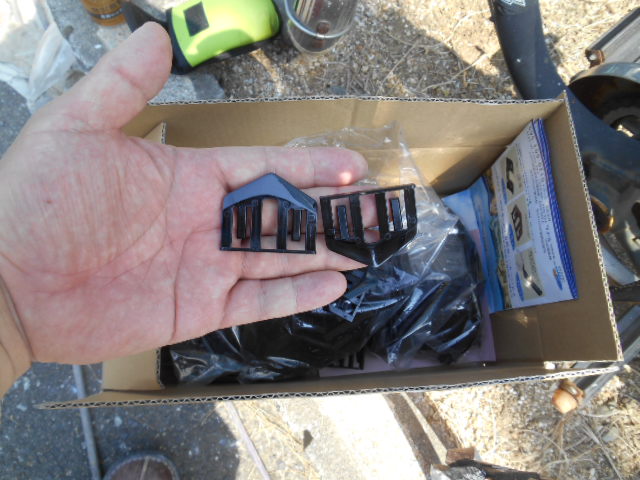 岸和田市西之内町の屋根の縁切りタスペーサー