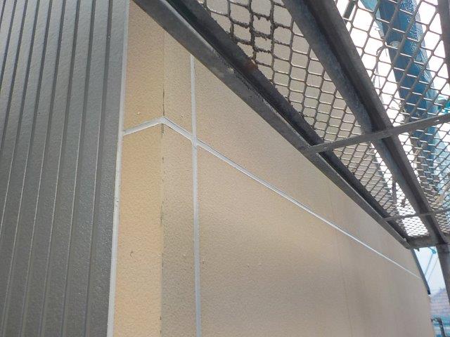 岸和田市の外壁のシーリング打ち替え完了状況