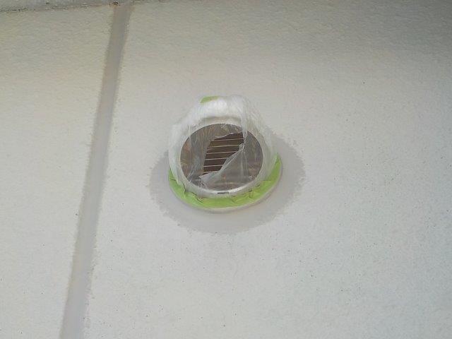 岸和田市の換気カバー周りのシーリング打ち替え完了