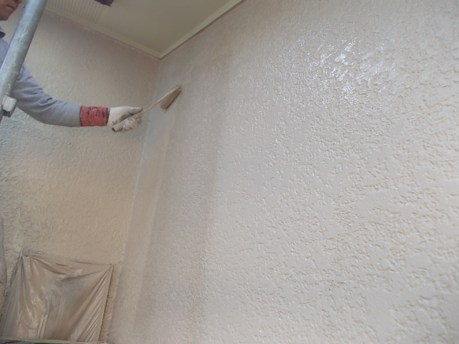 岸和田市天神山町の外壁を上塗り