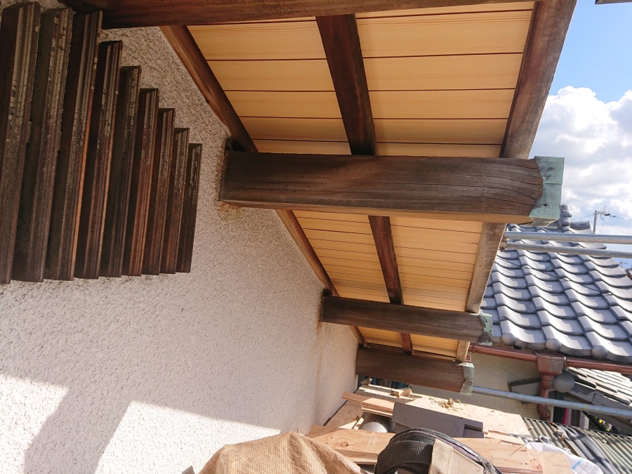 泉南市の軒天張替え後