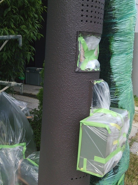 貝塚市の機能ポールも塗装