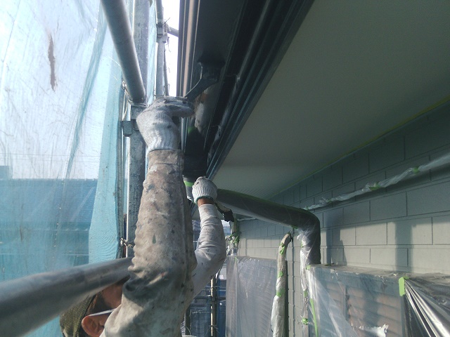 和泉市の劣化した雨樋塗装