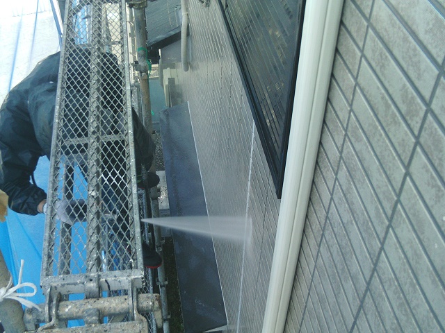 岸和田市尾生町の外壁高圧洗浄