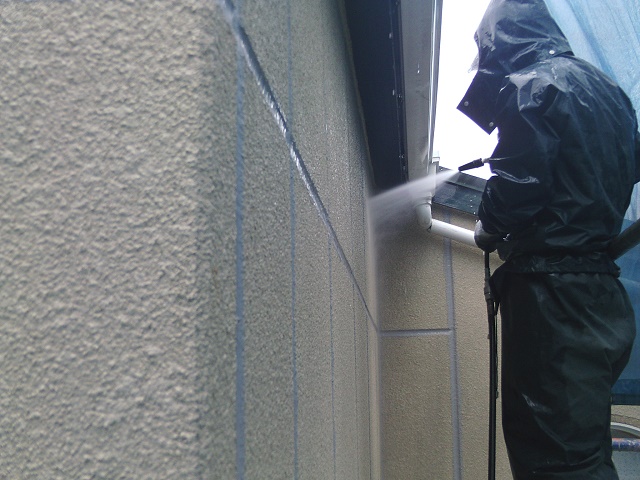 貝塚市のALCパネルの汚れを洗浄