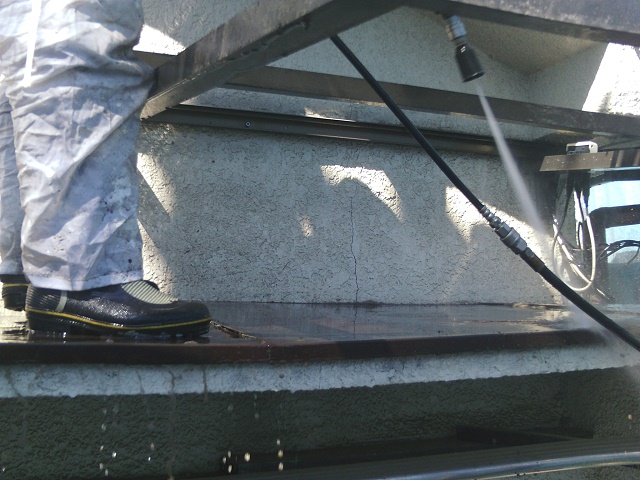 岸和田市吉井町の高圧洗浄・庇の上