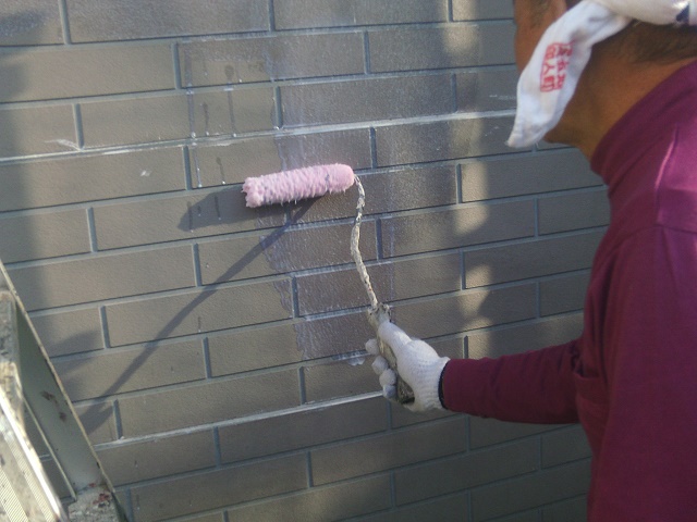 和泉市のサイディング外壁下塗り