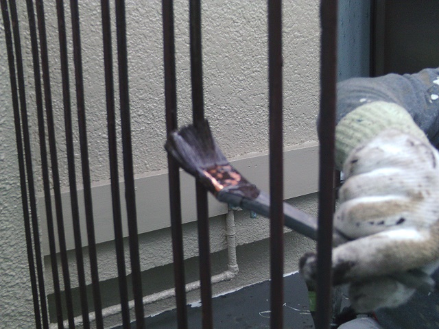 岸和田市吉井町のベランダ手すり塗装