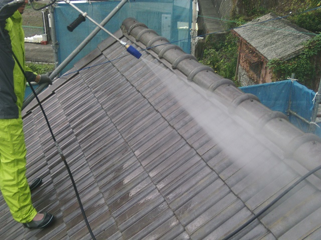泉南郡岬町のセメント瓦の洗浄