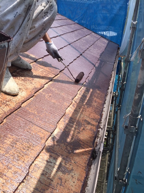 岸和田市摩湯町の下屋根の中塗り