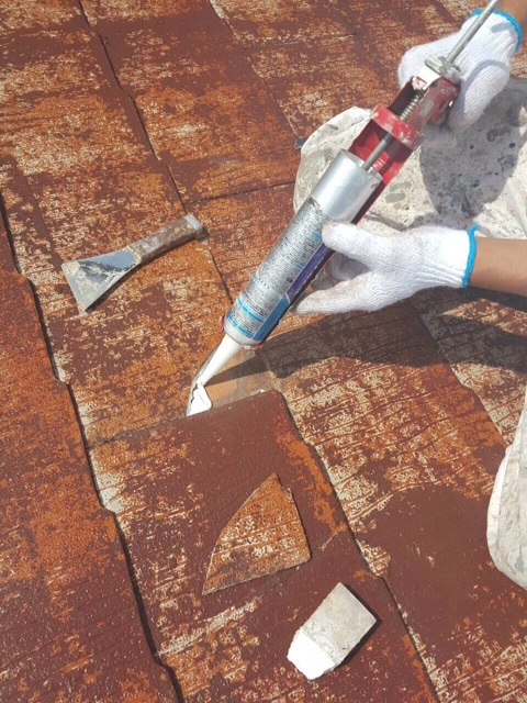 岸和田市摩湯町で屋根の瓦の補修