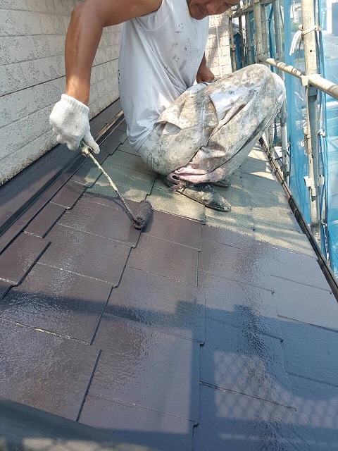 岸和田市八田町の下屋も中塗り