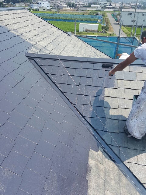 岸和田市八田町の屋根中塗り