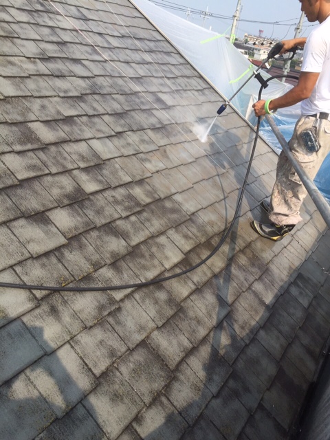 岸和田市八田町の屋根の高圧洗浄