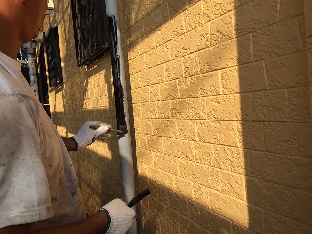 岸和田市八田町の雨樋塗装