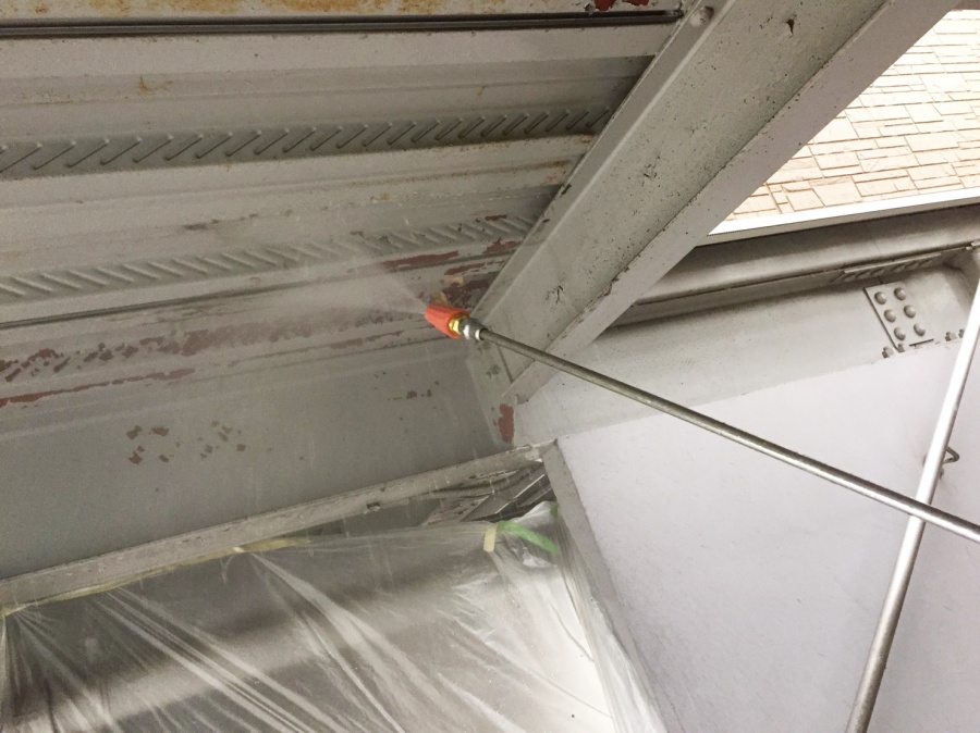 岸和田市春木の鉄部を高圧洗浄