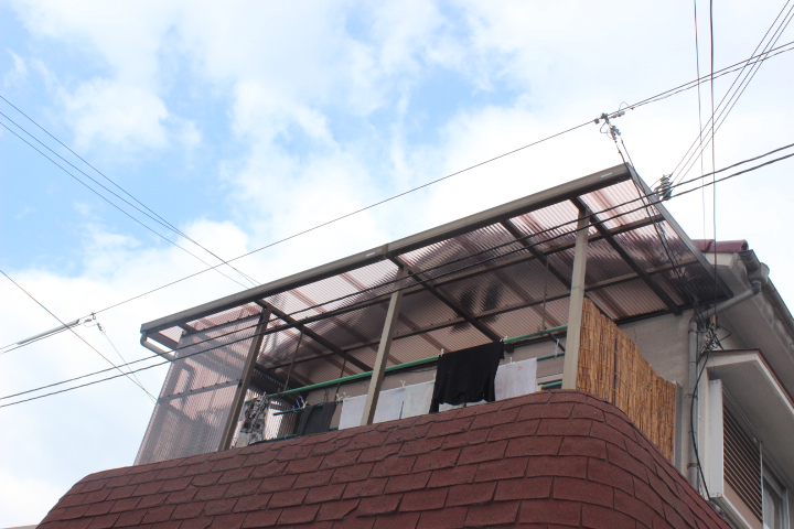 岸和田市宮前町のテラス屋根の張替完了