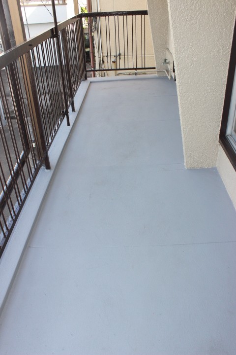 岸和田市吉井町のベランダ塗装完了