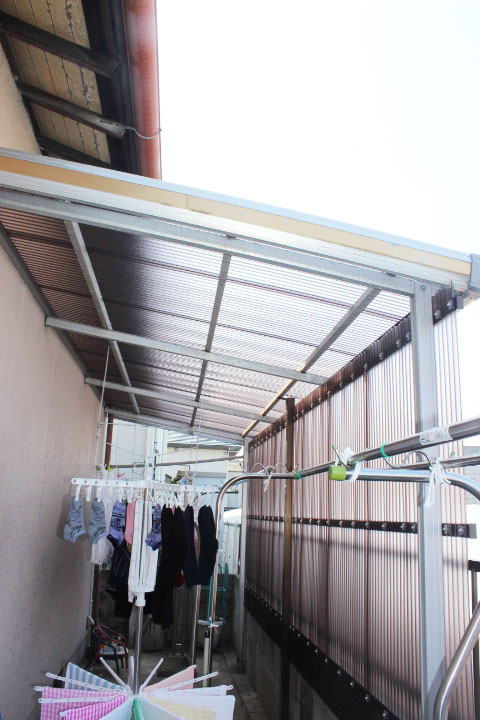 岸和田市のテラス屋根に波板施工完了