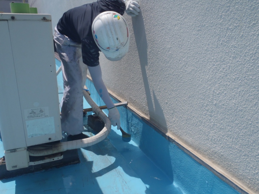 岸和田市の倉庫の溝から防水