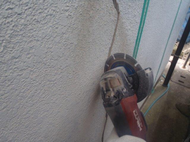 泉南郡岬町のクラック面をカット