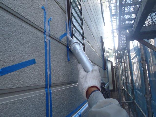 岸和田市包近町のサッシ回りのコーキング打ち替え