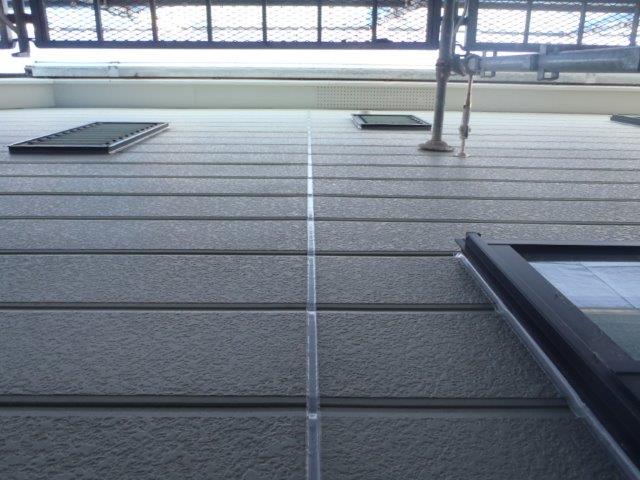 岸和田市包近町のサイディング目地の打ち替え完了