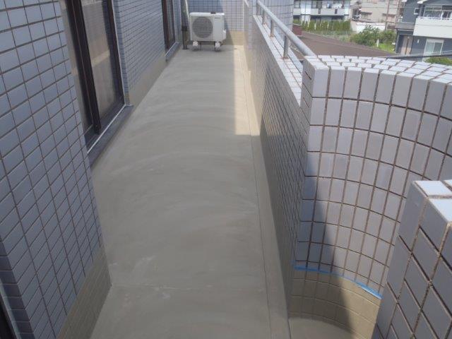 貝塚市石才のバルコニーの下地調整完了