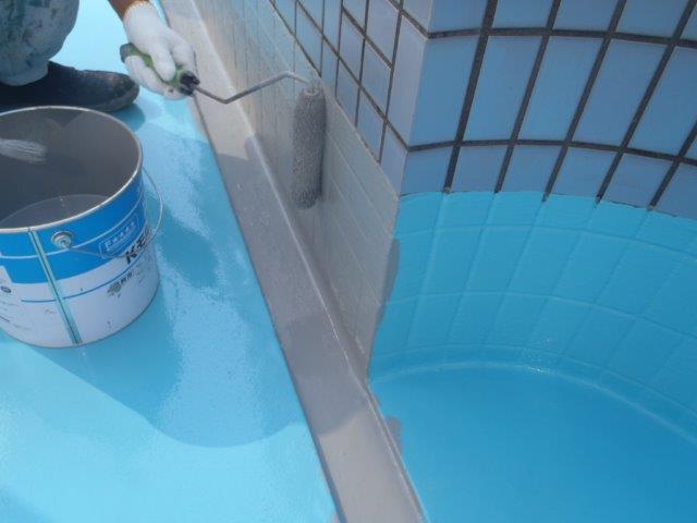 貝塚市石才のバルコニーにトップコート塗布