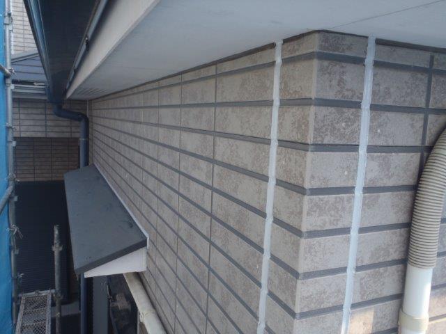 岸和田市尾生町のサイディングの目地コーキング打ち替え