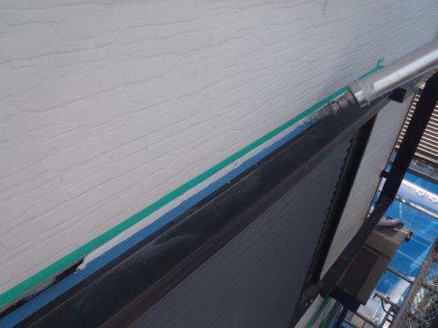 岸和田市三田町のサッシ回りにシーリング充填