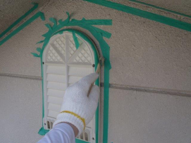 岸和田市大沢の小屋裏換気周りにプライマー塗布