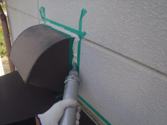 岸和田市大沢の屋外フードの周りにシーリング充填