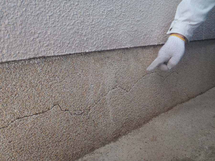 泉北郡忠岡町の基礎巾木のクラック