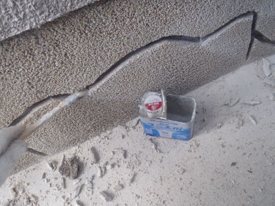 泉北郡忠岡町の基礎巾木にプライマー塗布