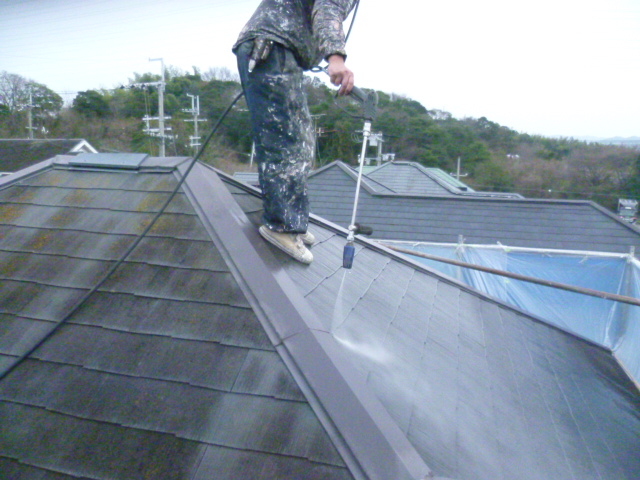岸和田市包近町の屋根高圧洗浄