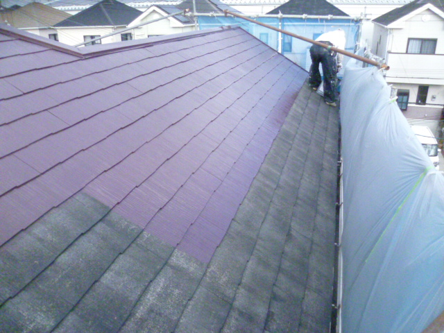 岸和田市包近町のカラーベストの中塗り