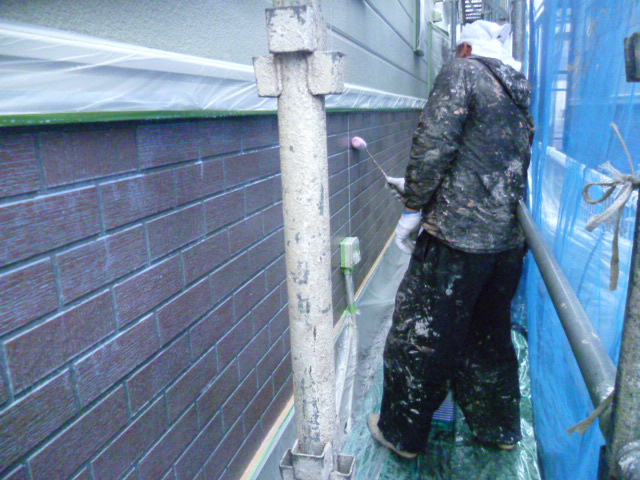 岸和田市包近町の外壁下塗りシーラー