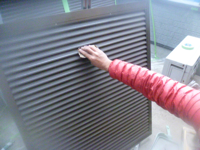 和泉市の雨戸のケレン