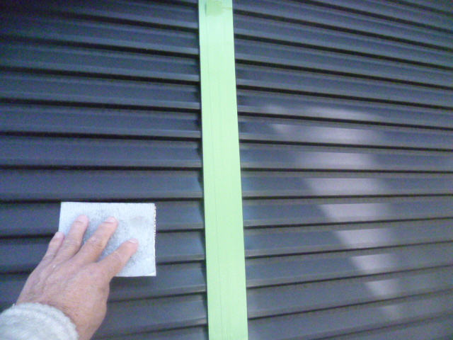 貝塚市の雨戸目粗し