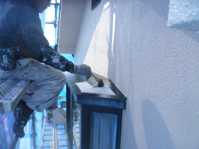 貝塚市の出窓の上塗装