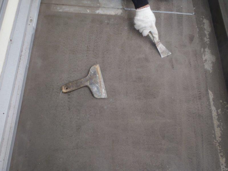 岸和田市天神山町のベランダケレン中