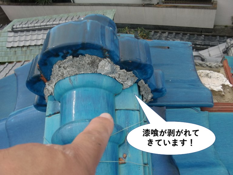 岸和田市の漆喰が剥がれてきています