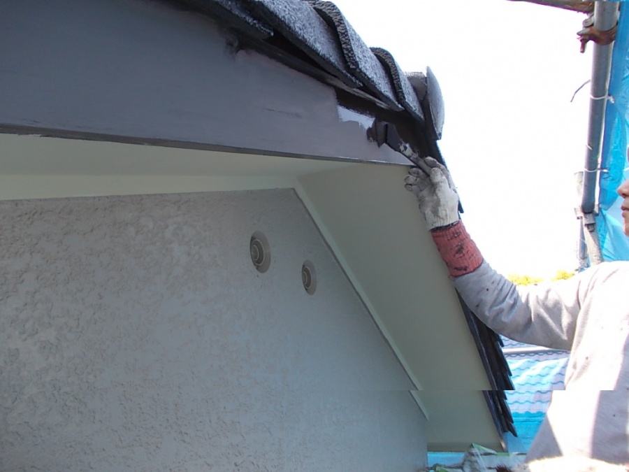 岸和田市天神山町の破風板塗装