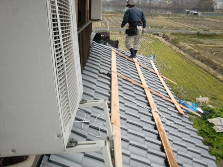 岸和田市東大路町の淡路産特上和瓦の屋根の葺き替え工事6日目