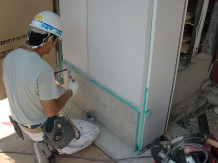 岸和田市上松町の外壁塗装で防水処理の工程