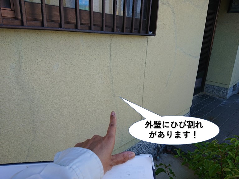泉大津市の外壁にひび割れが発生